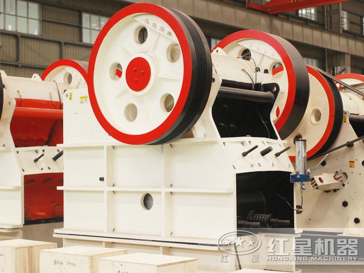 大型液壓鄂式破碎機，過載保護避免設備損壞